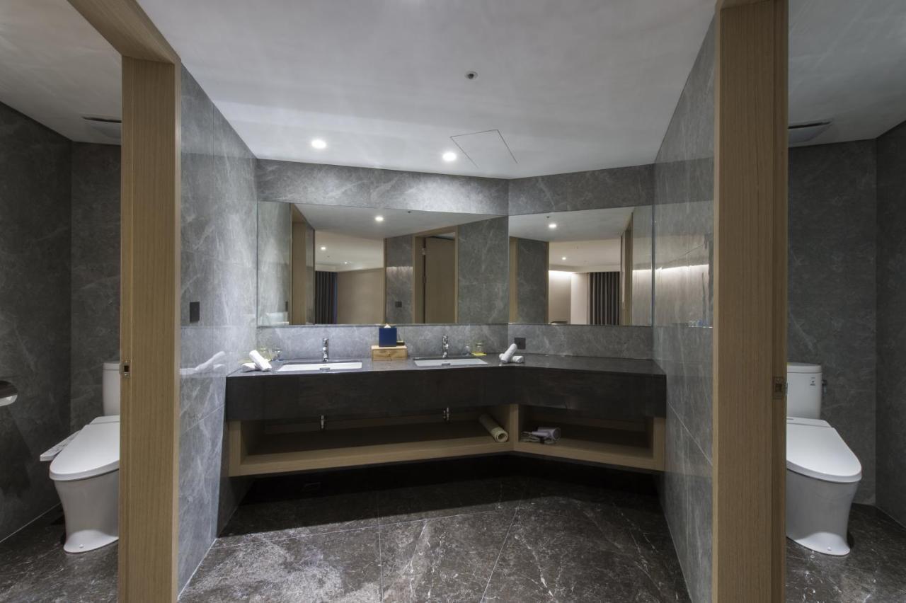 Golden Tulip Fab Hotel New Taipei Tamsui Exterior photo