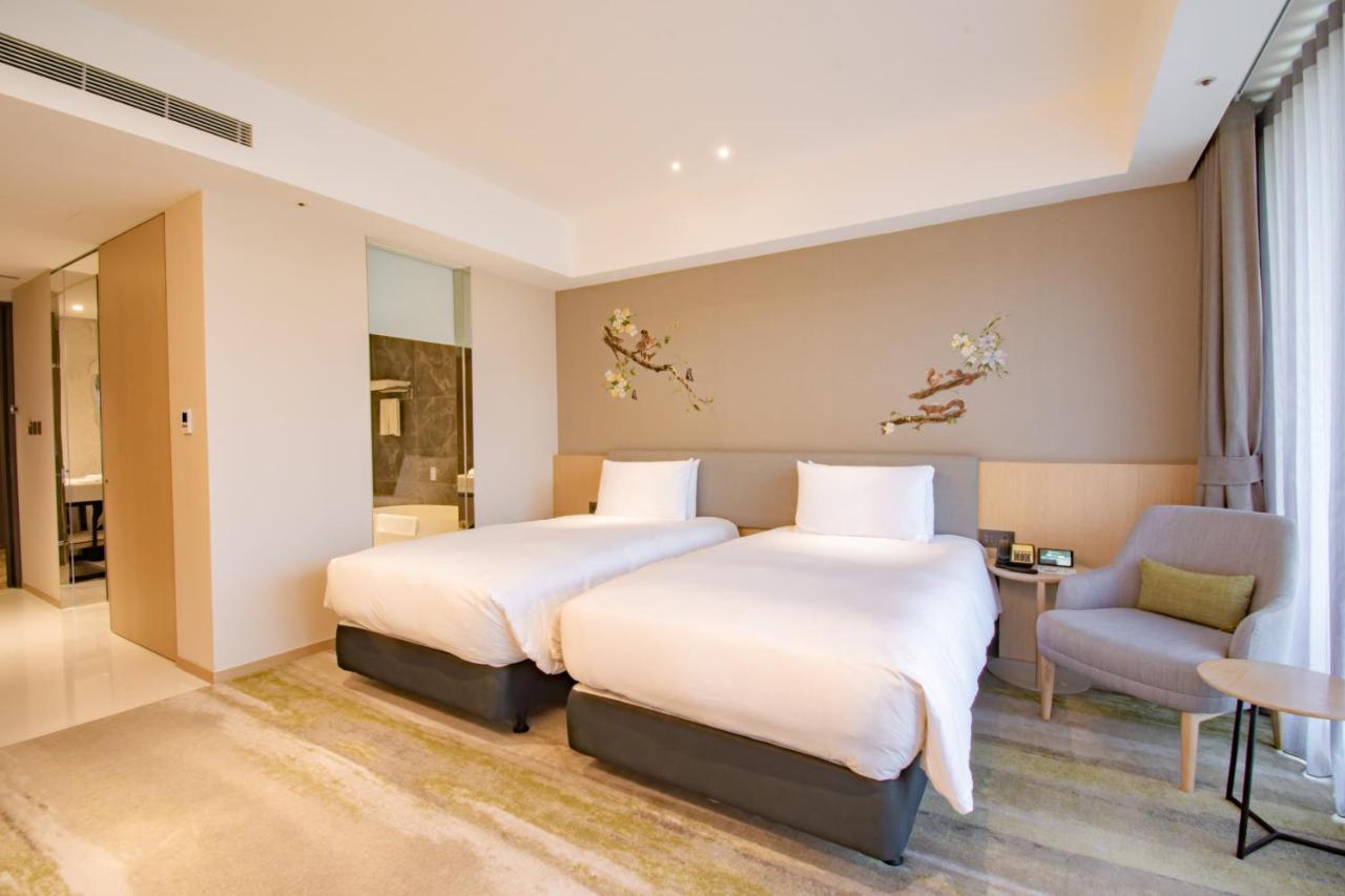 Golden Tulip Fab Hotel New Taipei Tamsui Exterior photo